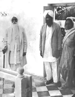 Hazur and Kirpal (p37 cropped)